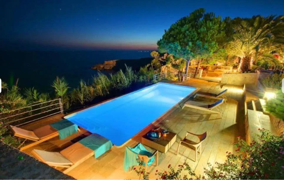Villaparadiso Beach Front Villa Makris Gialos Argostoli  Argostoli (Kefalonia)